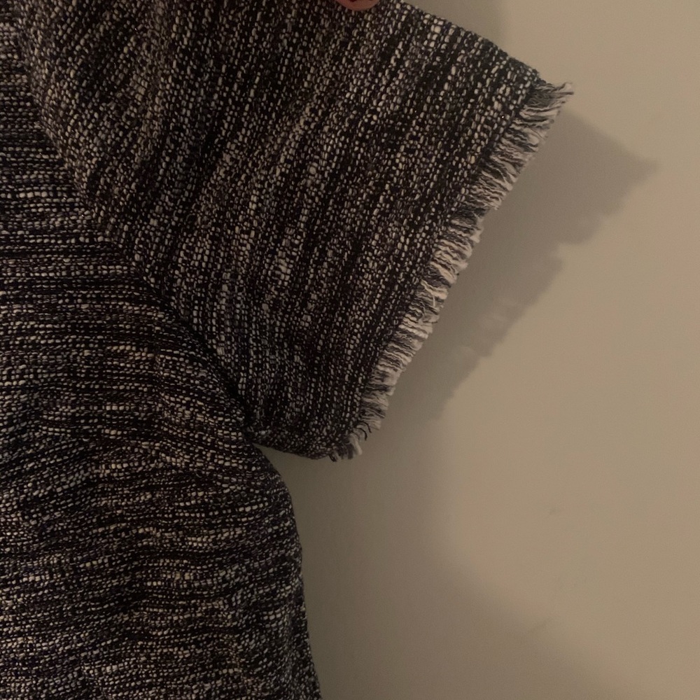 Short sleeve tweed work top